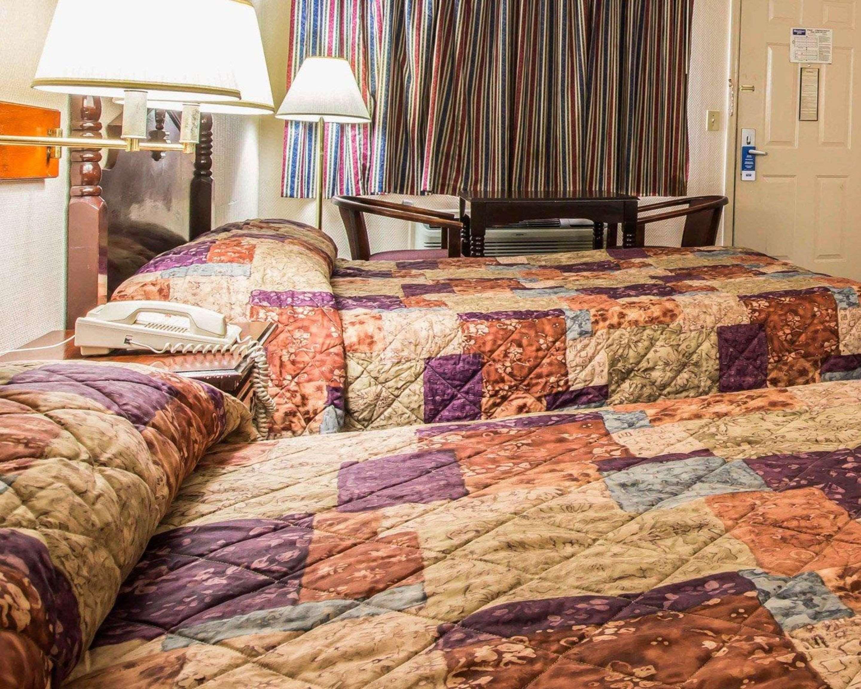 Rodeway Inn フェニックスシティ エクステリア 写真