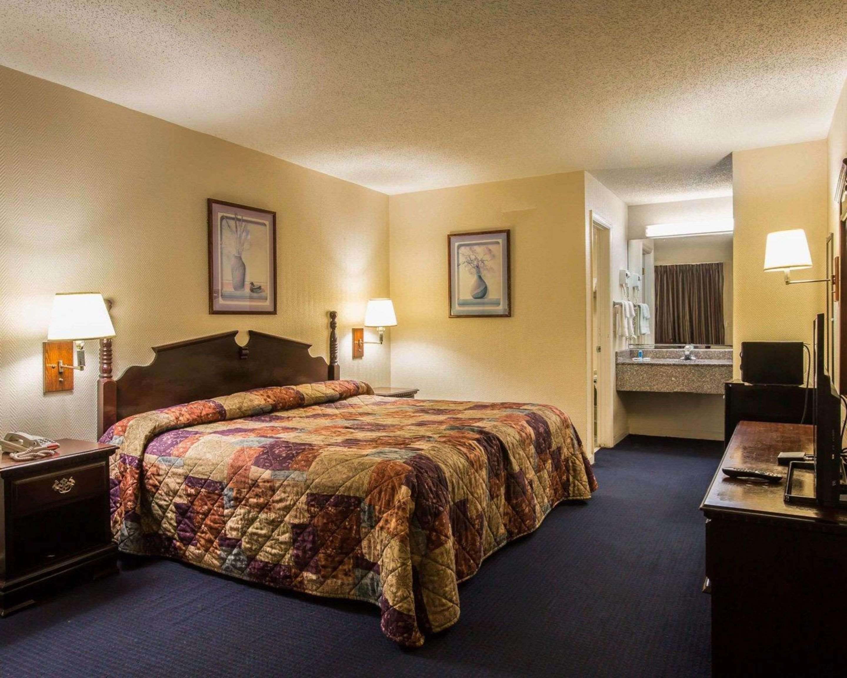 Rodeway Inn フェニックスシティ エクステリア 写真
