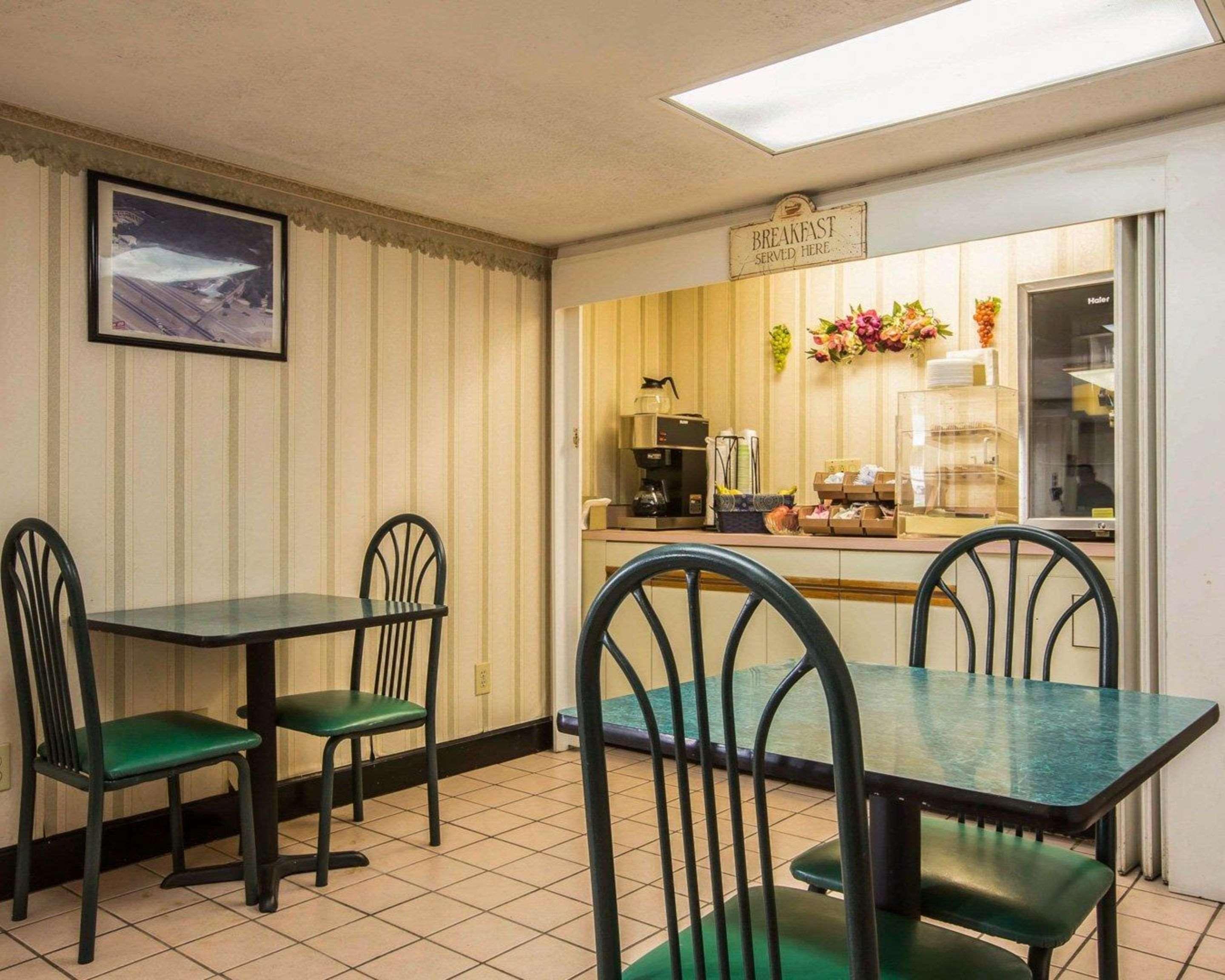 Rodeway Inn フェニックスシティ エクステリア 写真