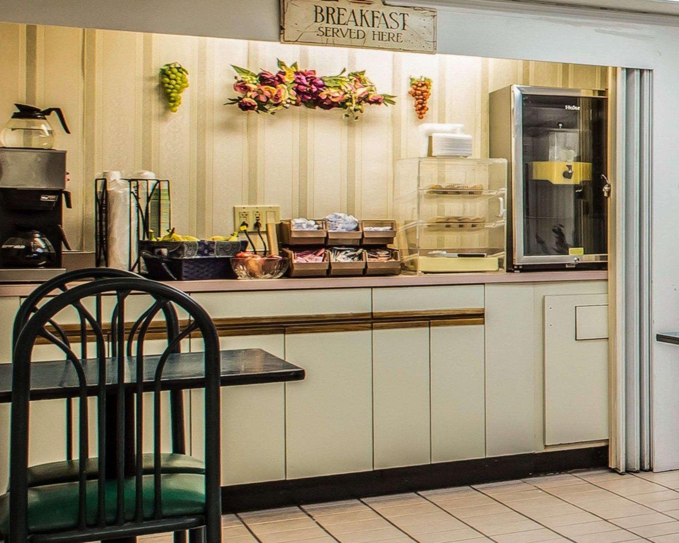 Rodeway Inn フェニックスシティ エクステリア 写真